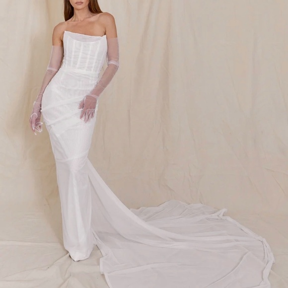 Corset top wedding gown - Picture 2 of 4